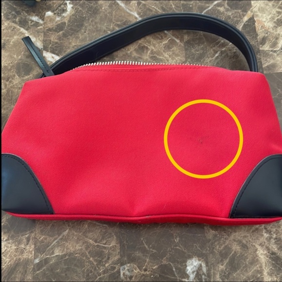 Oscar de la Renta - Picture 4 of 10